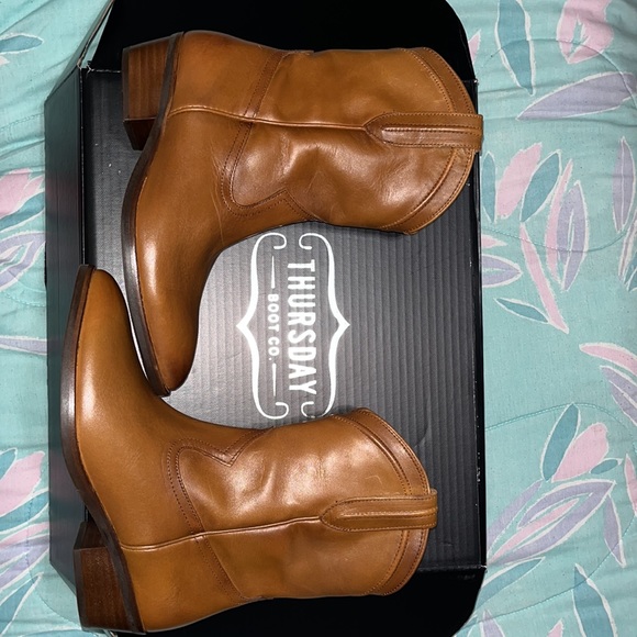 Women boots, Color Tan, Heel : 1.75'’ shaft 8.5’ - Picture 5 of 5